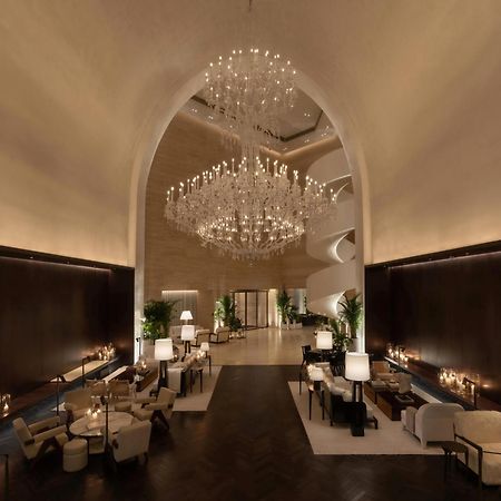 The Dubai Edition Zewnętrze zdjęcie The lobby of the Ritz-Carlton, Dubai