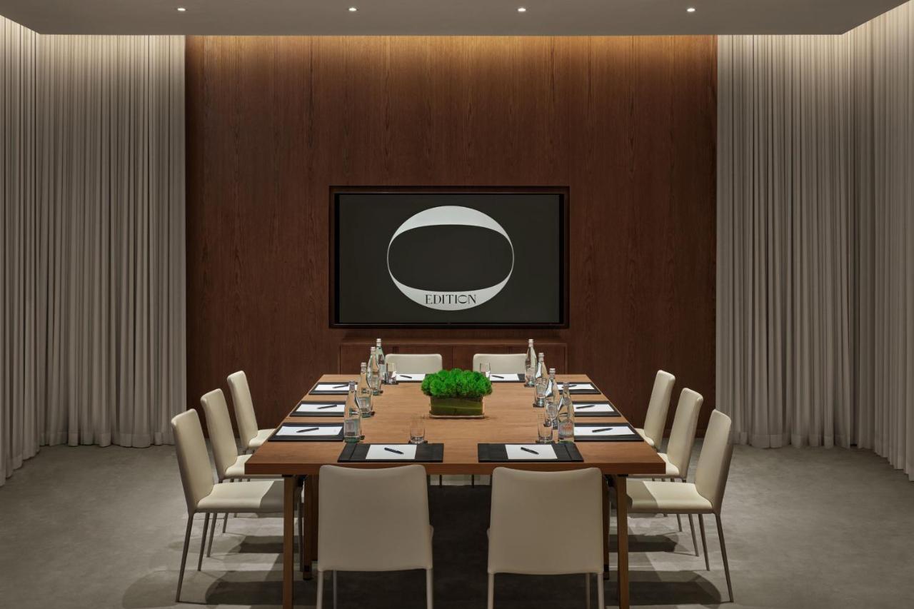 The Dubai Edition Zewnętrze zdjęcie The meeting room of the UNWTO headquarters