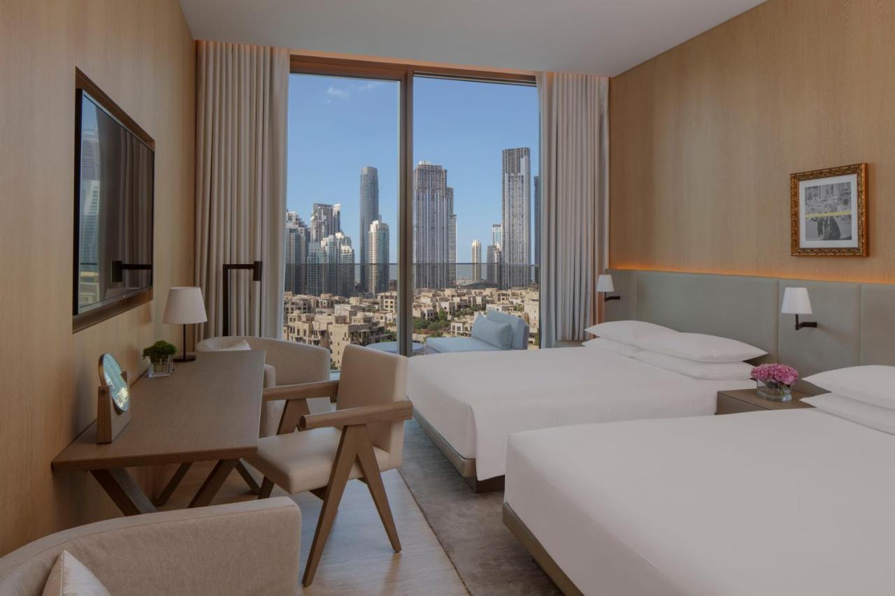 The Dubai Edition Zewnętrze zdjęcie A guest room at the hotel