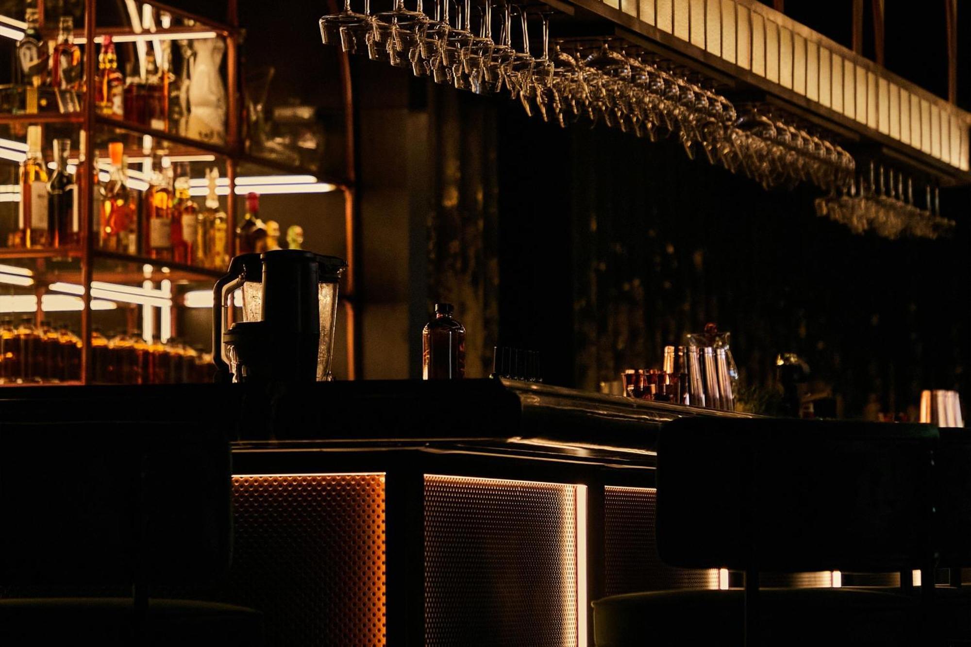 The Dubai Edition Zewnętrze zdjęcie The bar at the London Edition