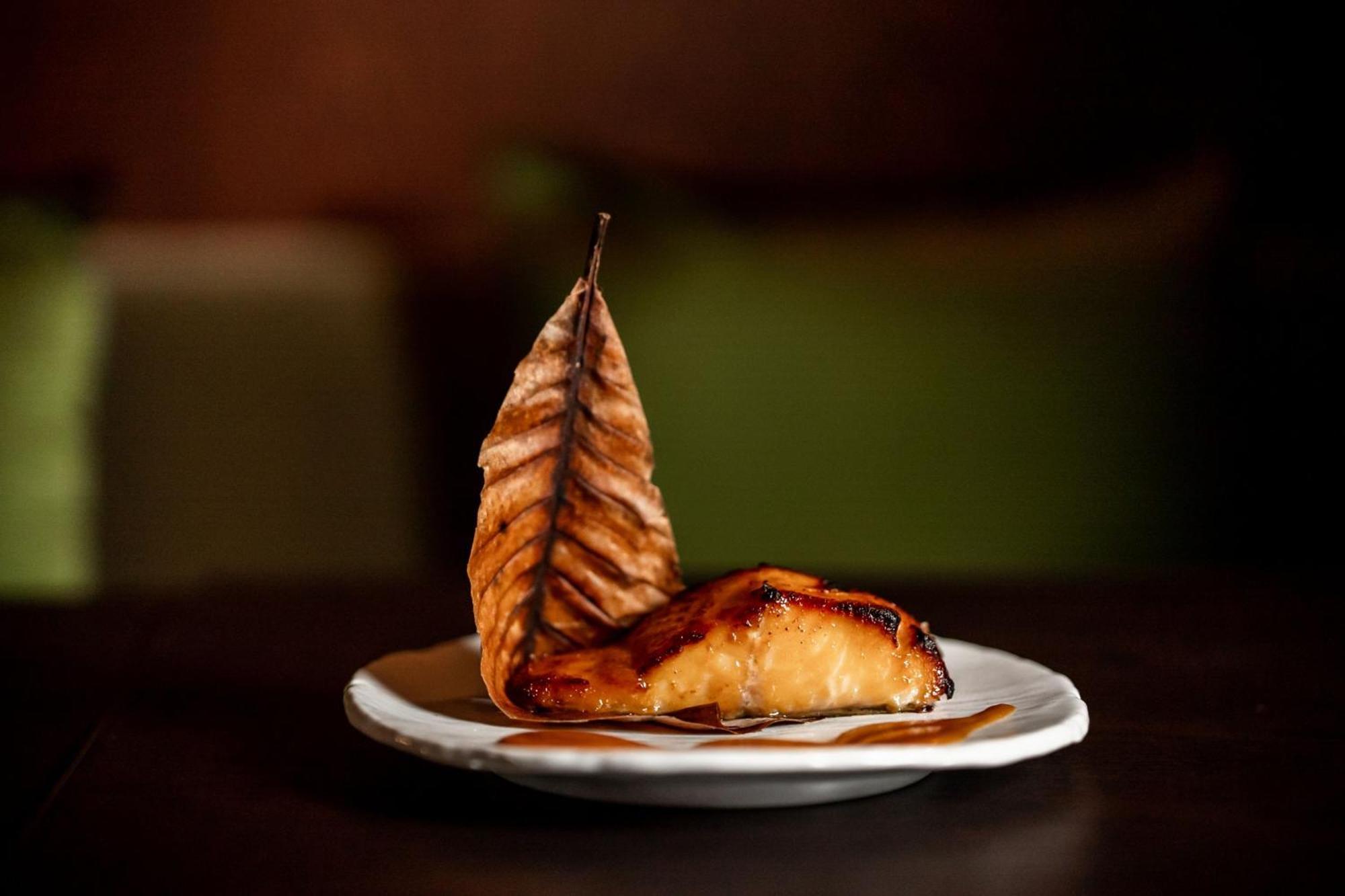 The Dubai Edition Zewnętrze zdjęcie Smoked and grilled salmon