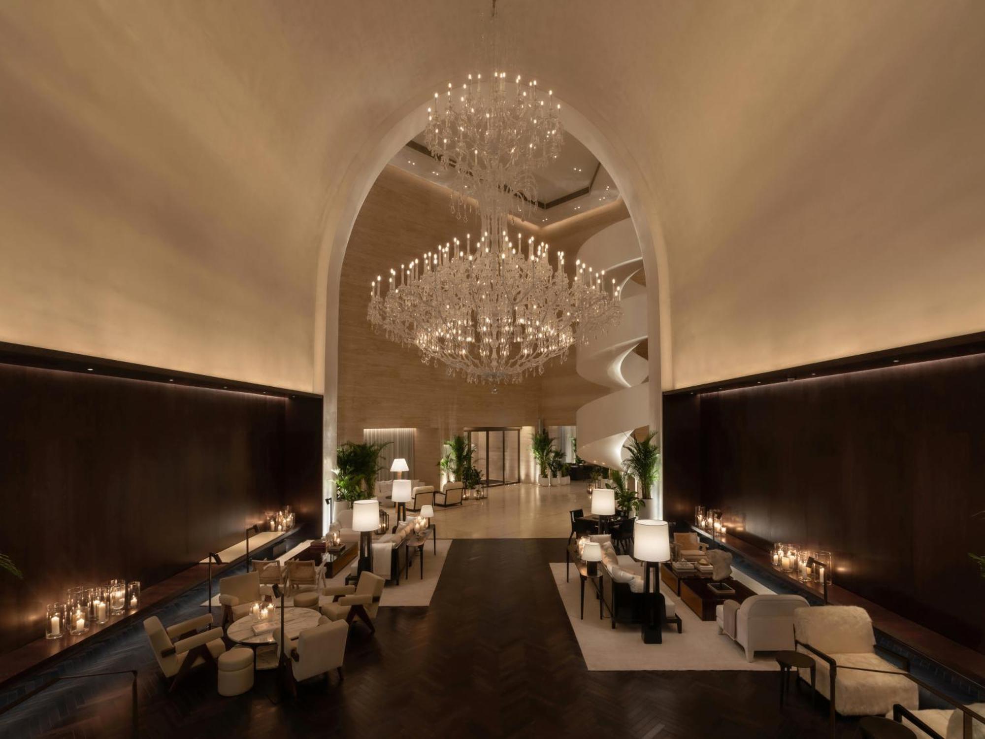 The Dubai Edition Zewnętrze zdjęcie The lobby of the Ritz-Carlton, Dubai