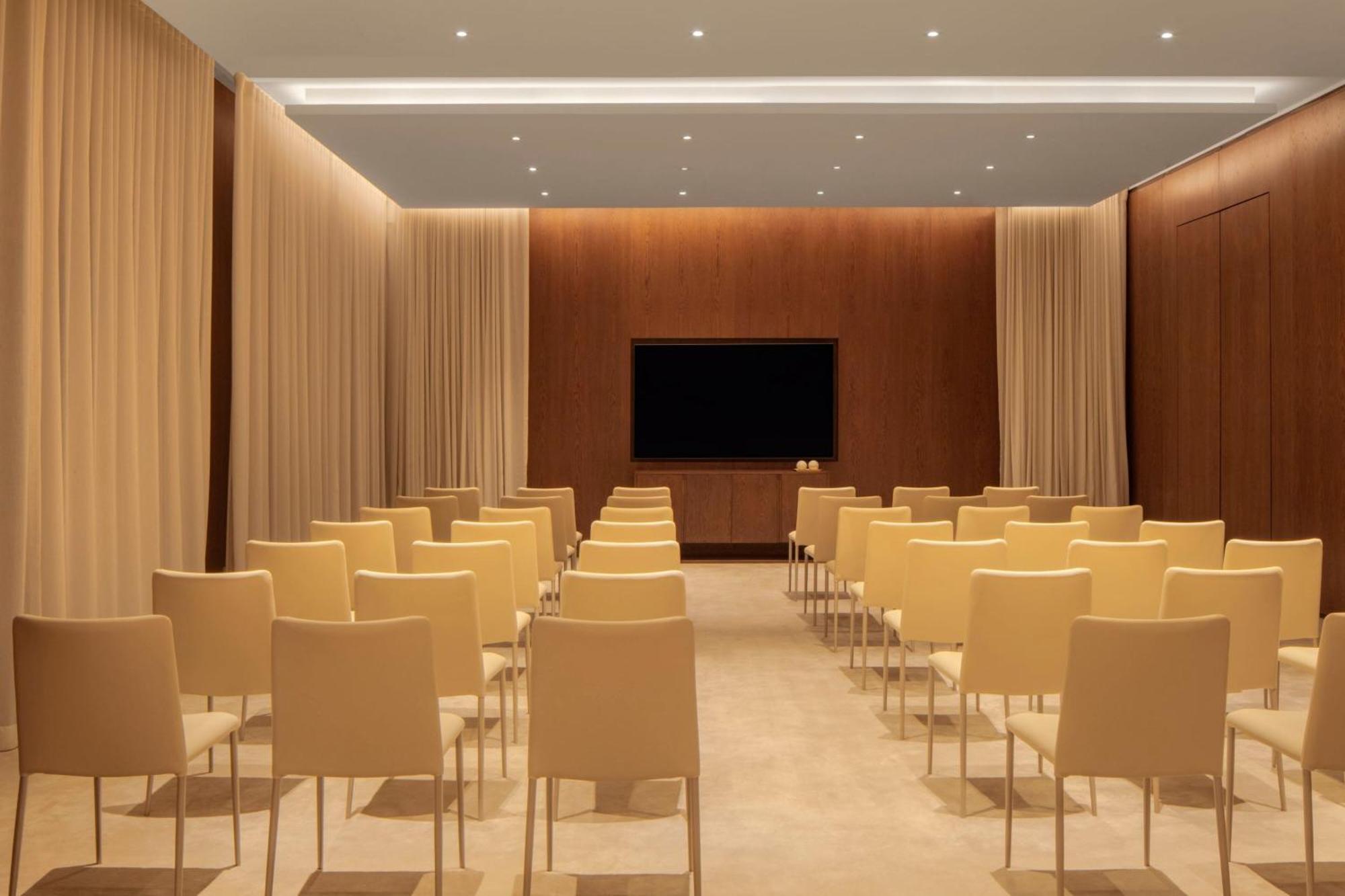 The Dubai Edition Zewnętrze zdjęcie The meeting room